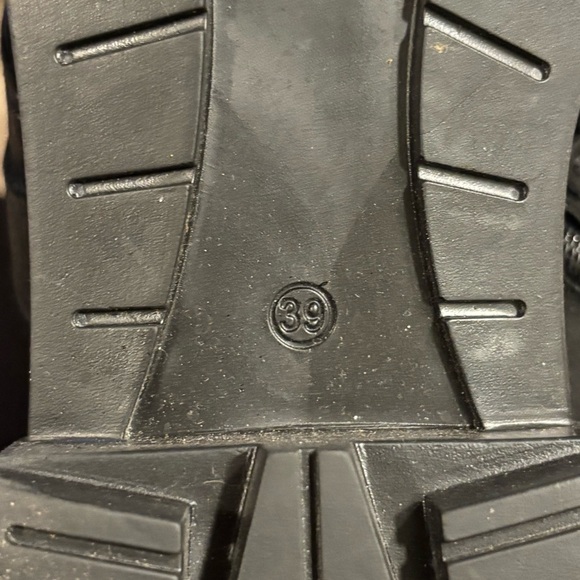 Miz Mooz Leather Double Buckle Ankle Boots Biggs Black Women’s Sz EU 39 US 8.5 - Picture 7 of 11